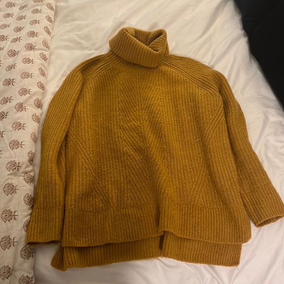 Madewell Sweaters - Marigold Madewell Turtleneck Sweater